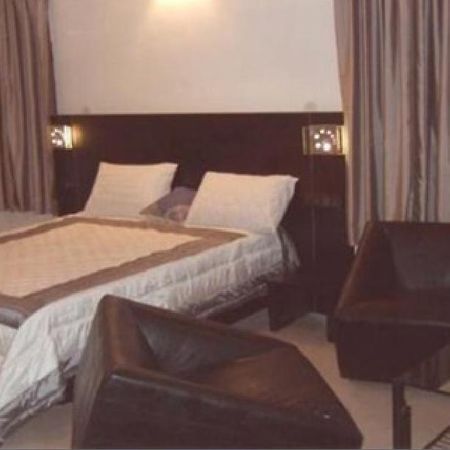 Hotel T.A.P. Gold Crest บังกาลอร์ ห้อง รูปภาพ