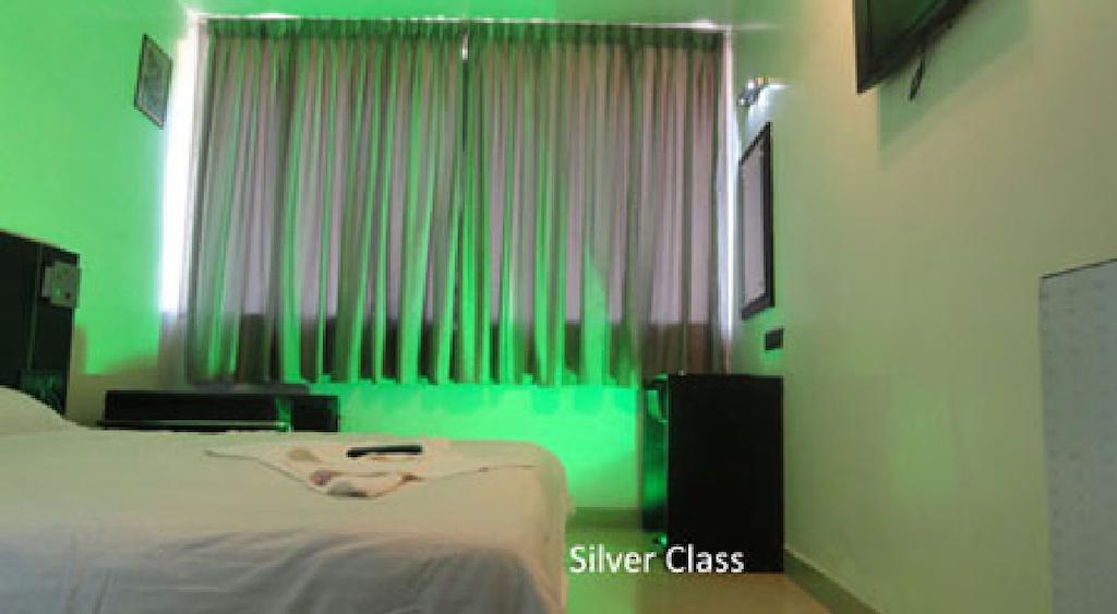 Hotel T.A.P. Gold Crest บังกาลอร์ ห้อง รูปภาพ